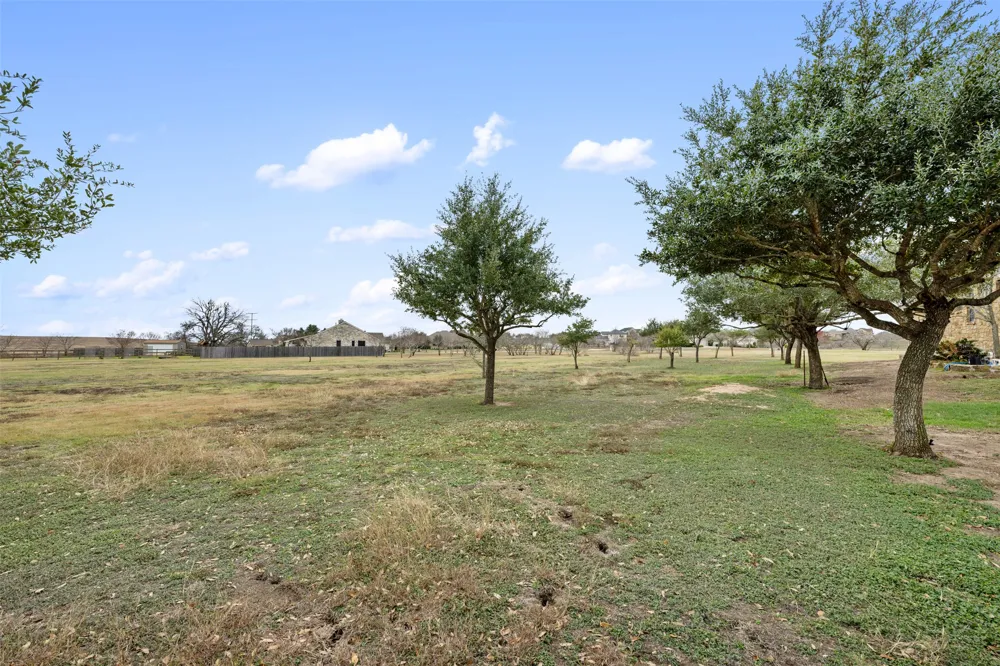 324 Apache Pass Hutto, TX 78634