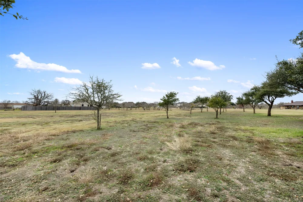324 Apache Pass Hutto, TX 78634