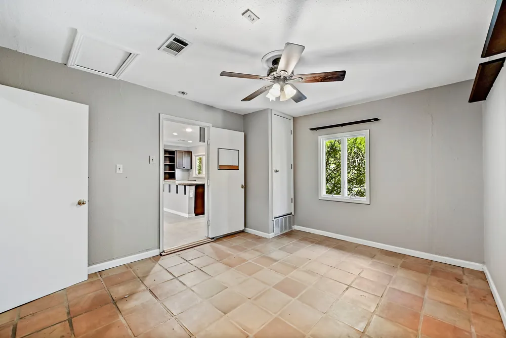 5805 Woodview Avenue Austin, TX 78756