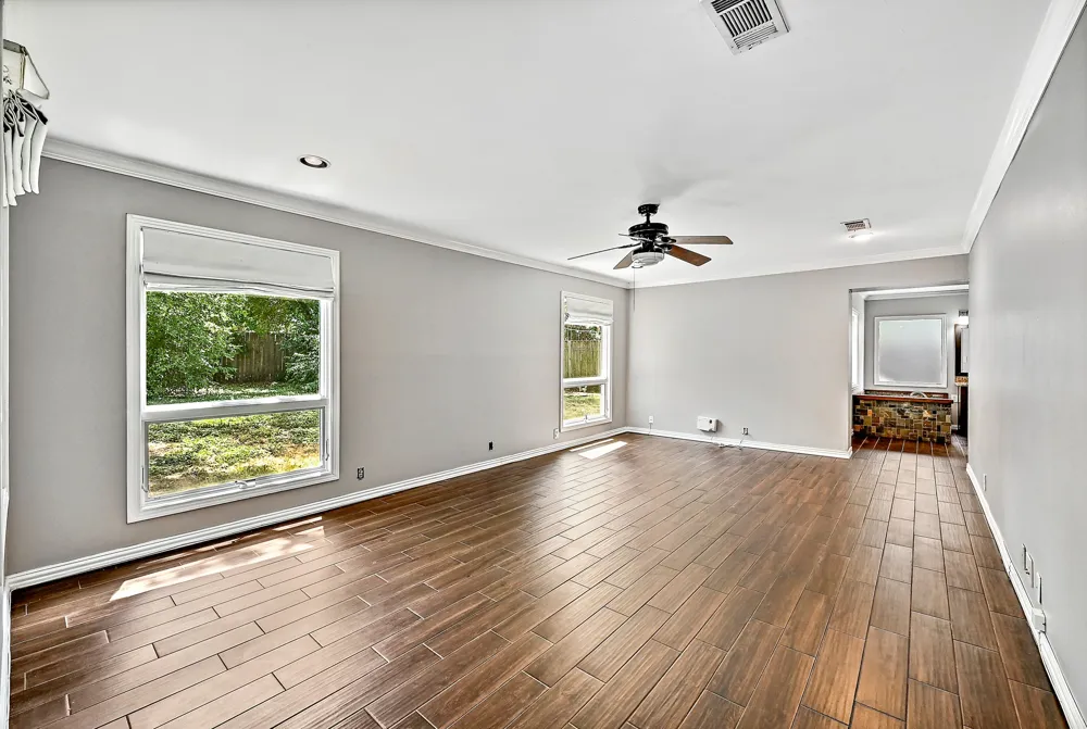 5805 Woodview Avenue Austin, TX 78756
