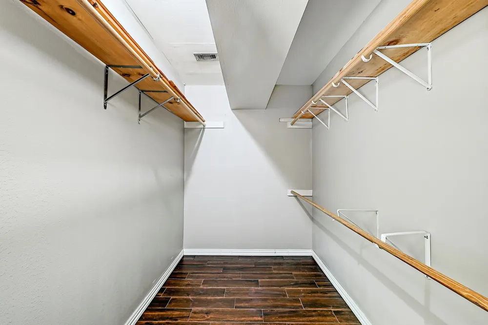 5805 Woodview Avenue Austin, TX 78756