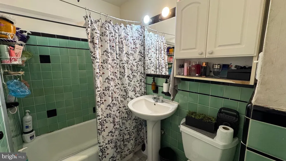 3204 DISSTON STREET Philadelphia, PA 19149