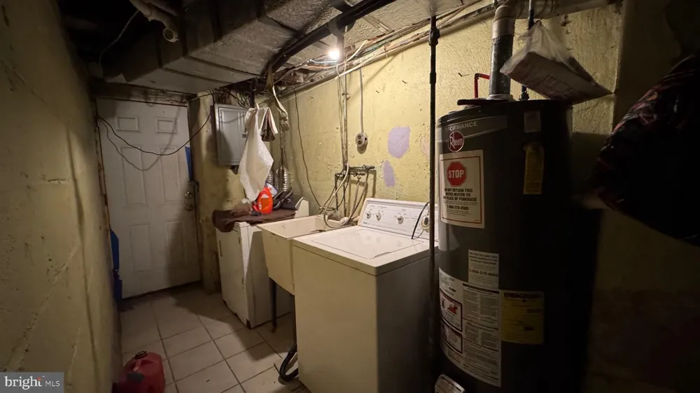 3204 DISSTON STREET Philadelphia, PA 19149