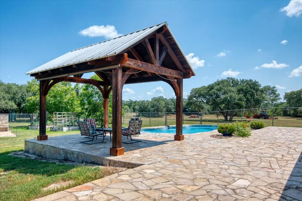 280 Hebron Church Road Yoakum, TX 77995