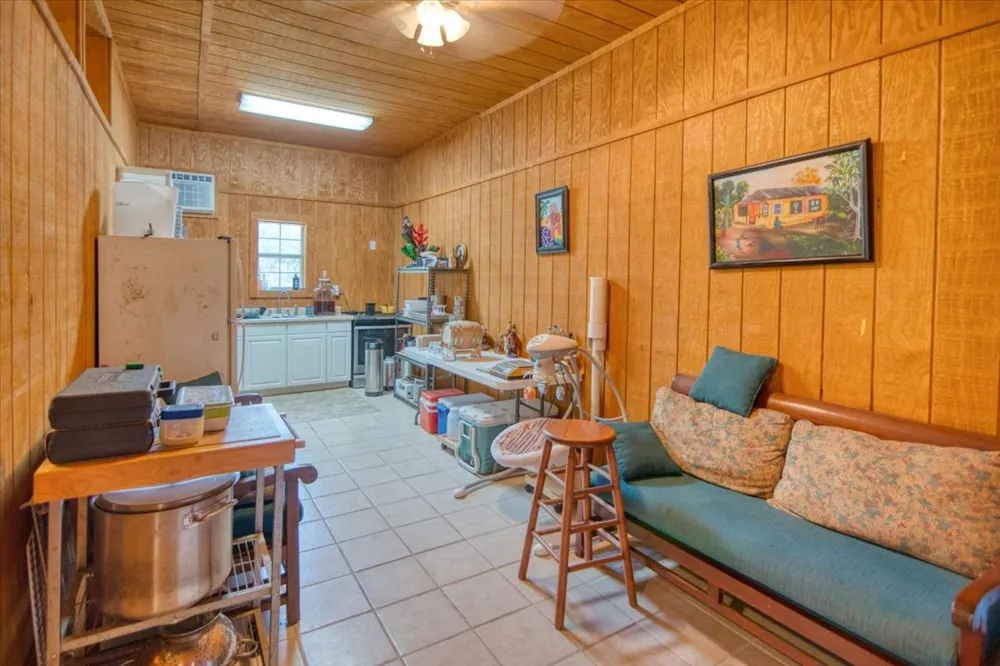280 Hebron Church Road Yoakum, TX 77995