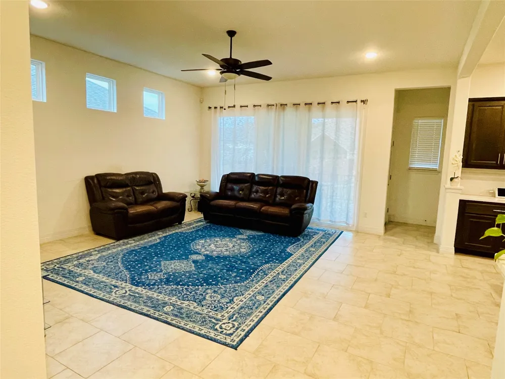 18001 Dufour Drive Austin, TX 78738