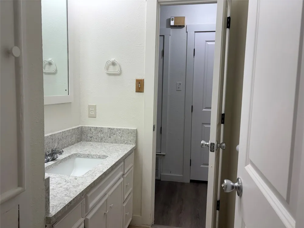 11913 Rennalee Loop Austin, TX 78753