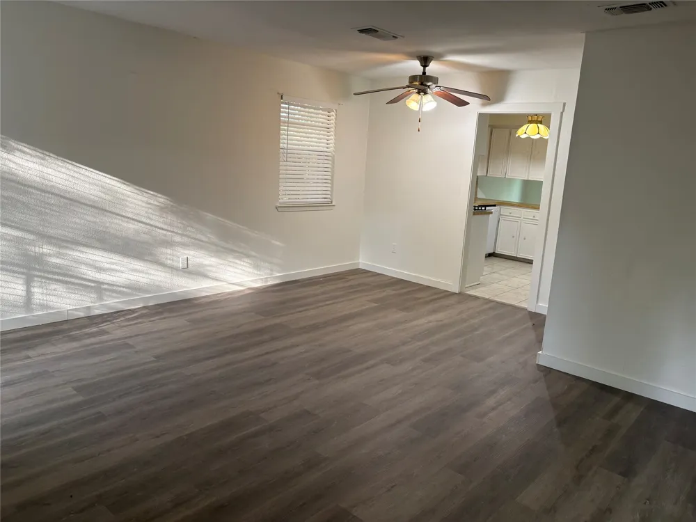 11913 Rennalee Loop Austin, TX 78753
