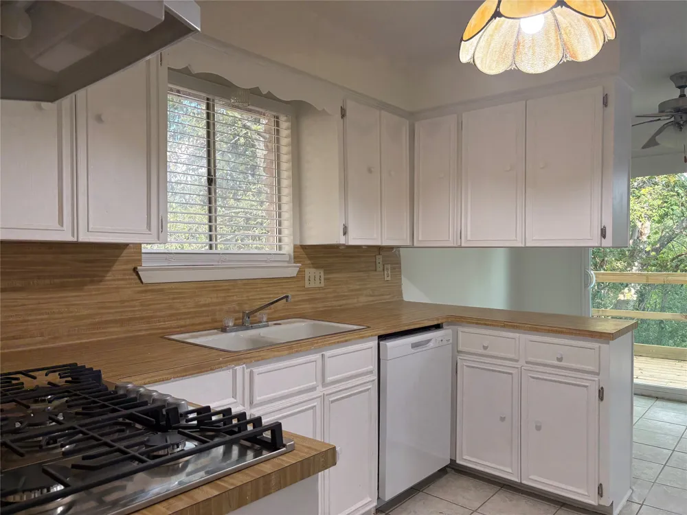 11913 Rennalee Loop Austin, TX 78753