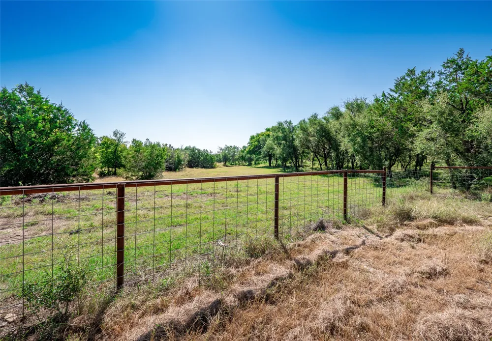 322 Maverick Way Briggs, TX 78608