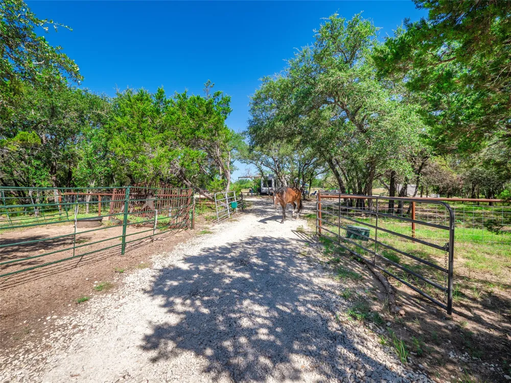 322 Maverick Way Briggs, TX 78608