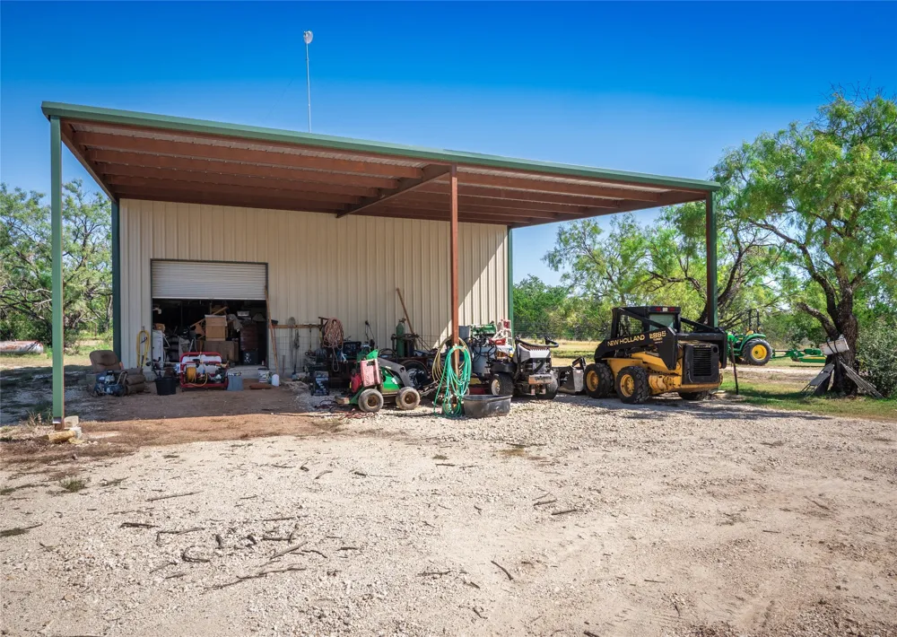 322 Maverick Way Briggs, TX 78608