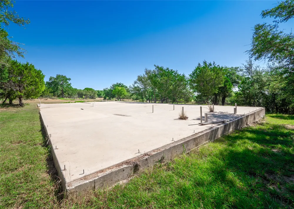 322 Maverick Way Briggs, TX 78608