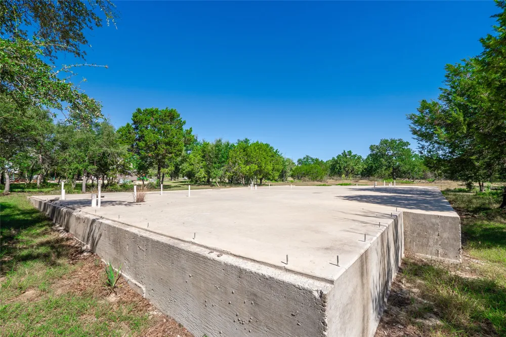 322 Maverick Way Briggs, TX 78608