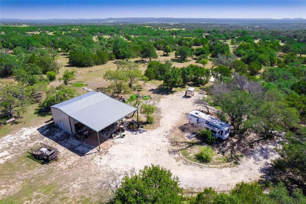 322 Maverick Way Briggs, TX 78608