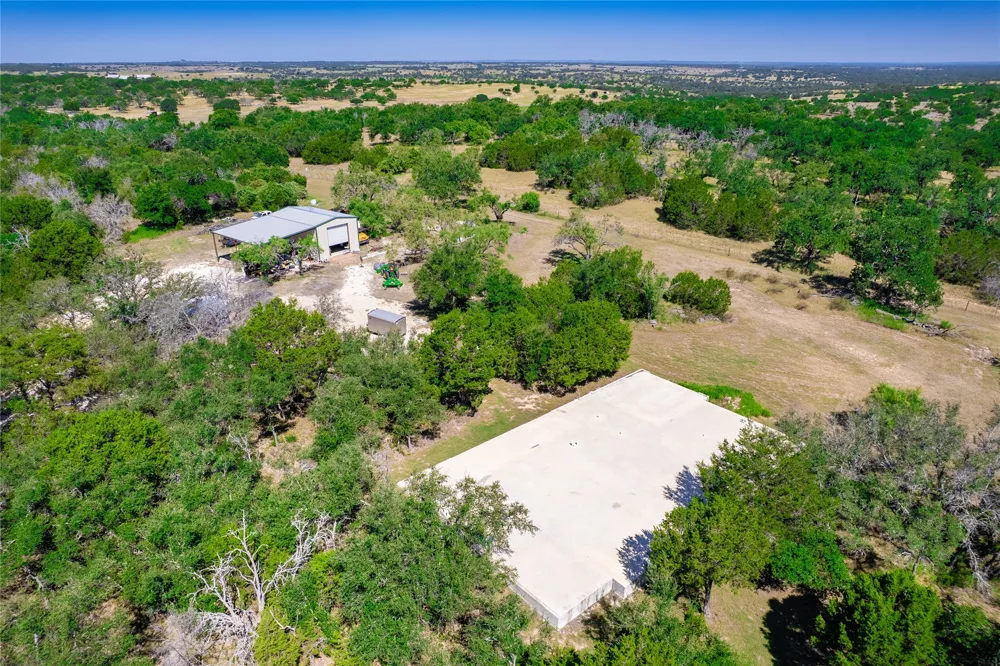 322 Maverick Way Briggs, TX 78608