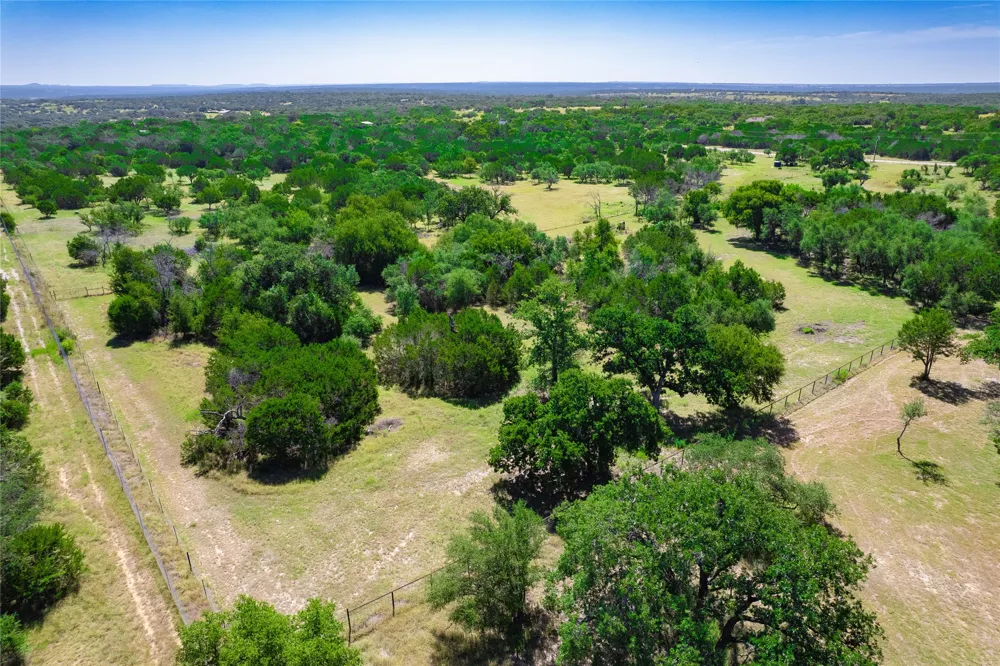 322 Maverick Way Briggs, TX 78608