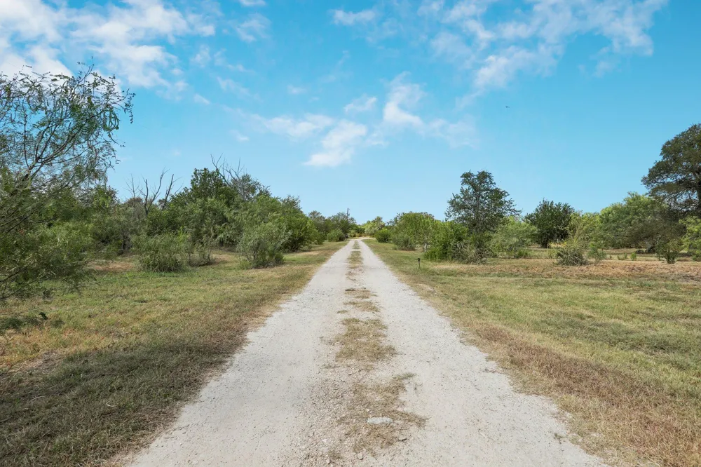 16107 Fagerquist Road Del Valle, TX 78617