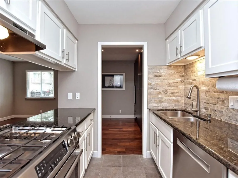 4209 Burnet Road #101 Austin, TX 78756