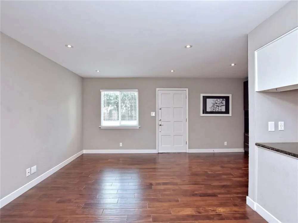 4209 Burnet Road #101 Austin, TX 78756