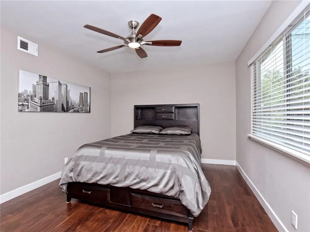 4209 Burnet Road #101 Austin, TX 78756
