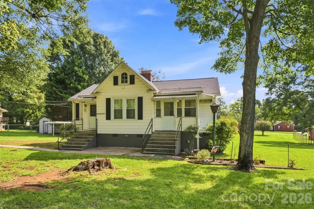1106 Main Street Mount Holly, NC 28120