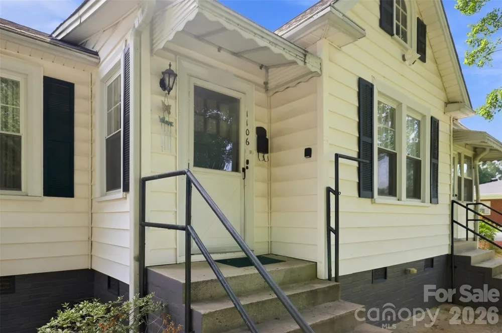 1106 Main Street Mount Holly, NC 28120