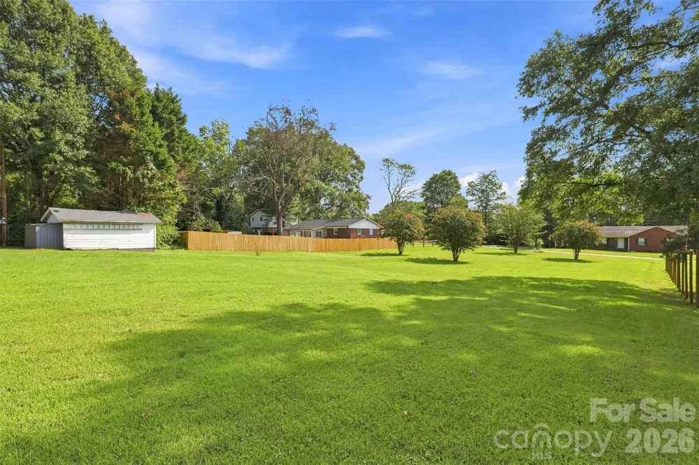 1106 Main Street Mount Holly, NC 28120