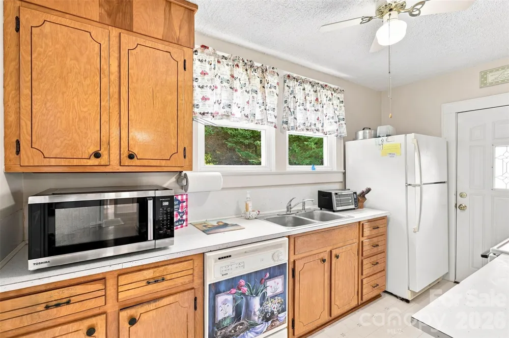 1106 Main Street Mount Holly, NC 28120