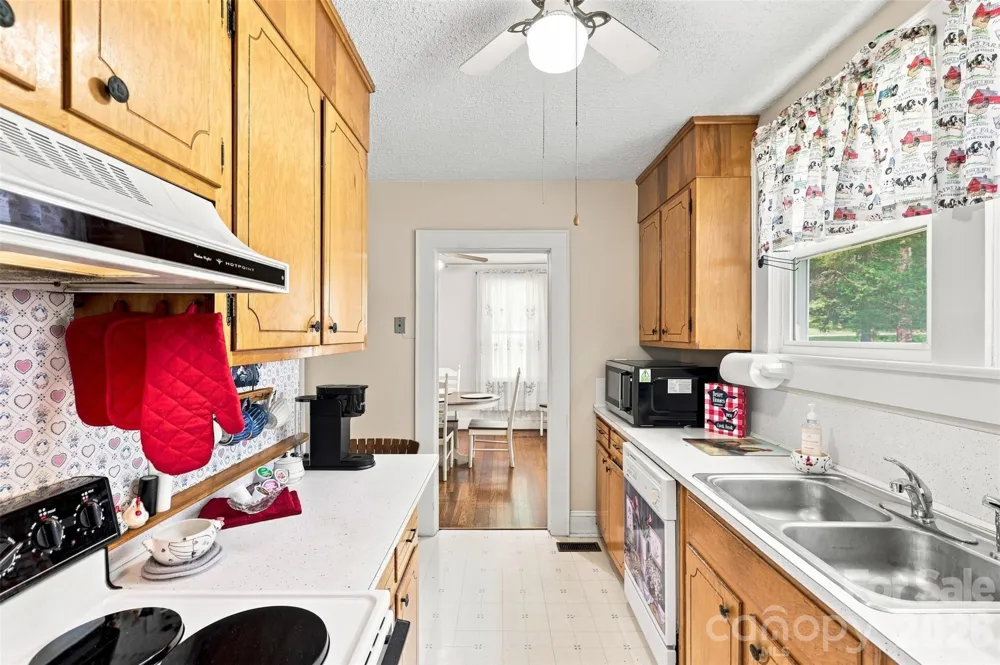 1106 Main Street Mount Holly, NC 28120