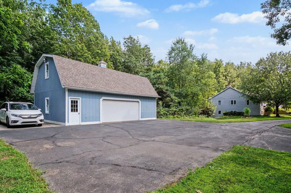 7930 Crestview Drive NE Plainfield Charter Township, MI 49306