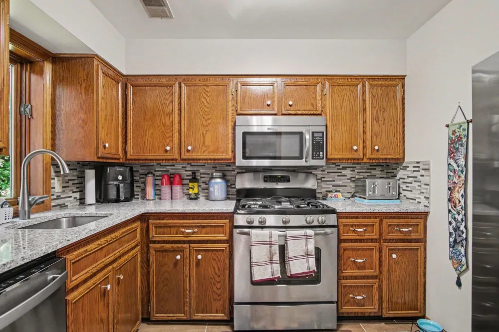 7930 Crestview Drive NE Plainfield Charter Township, MI 49306