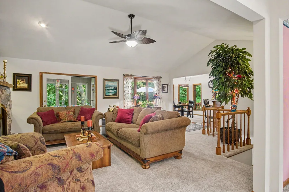 7930 Crestview Drive NE Plainfield Charter Township, MI 49306