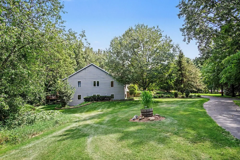 7930 Crestview Drive NE Plainfield Charter Township, MI 49306