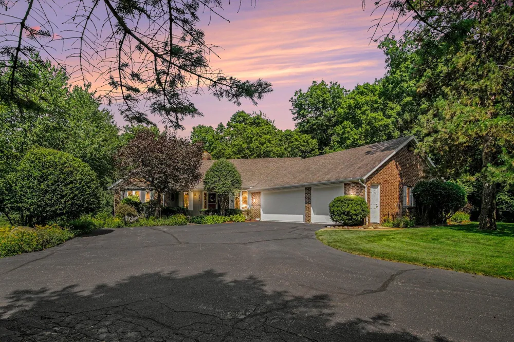 7930 Crestview Drive NE Plainfield Charter Township, MI 49306
