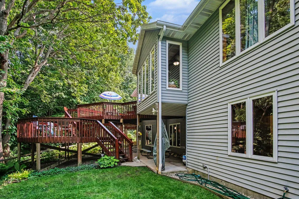 7930 Crestview Drive NE Plainfield Charter Township, MI 49306