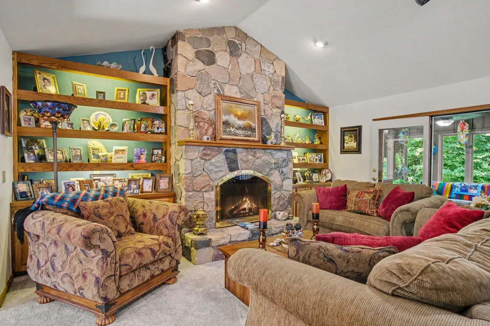 7930 Crestview Drive NE Plainfield Charter Township, MI 49306