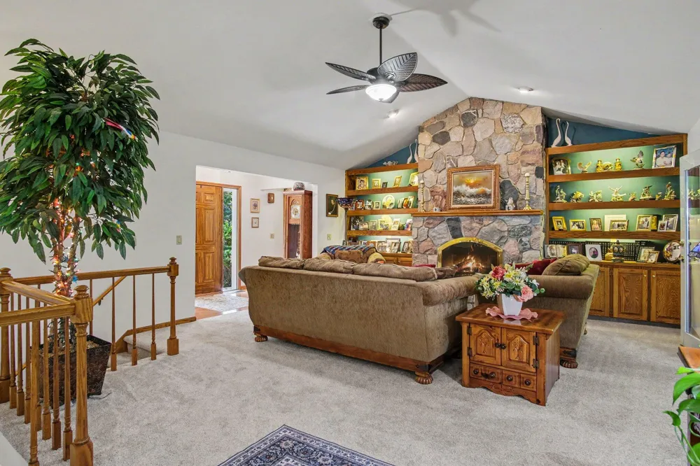 7930 Crestview Drive NE Plainfield Charter Township, MI 49306