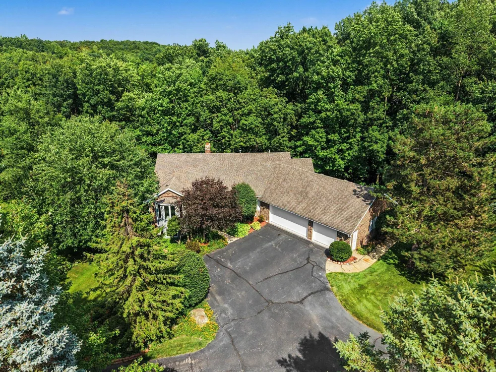 7930 Crestview Drive NE Plainfield Charter Township, MI 49306