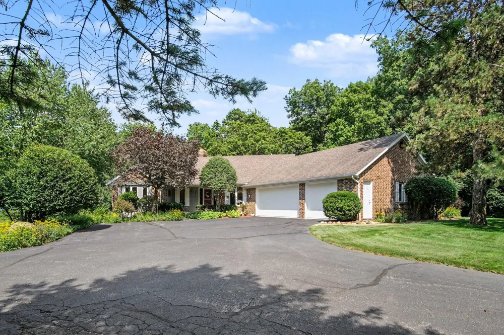 7930 Crestview Drive NE Plainfield Charter Township, MI 49306