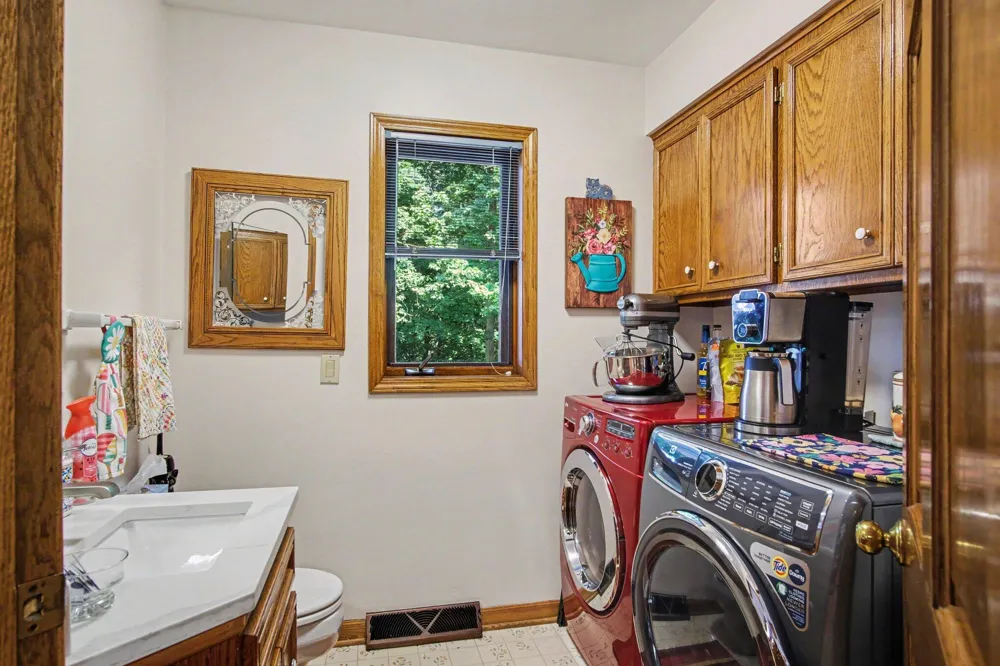 7930 Crestview Drive NE Plainfield Charter Township, MI 49306