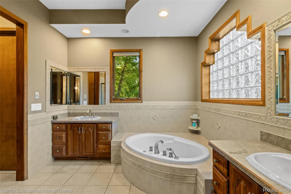 50 Golfside Drive St Clair City, MI 48079