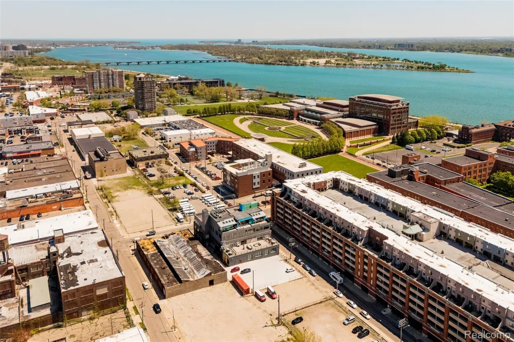 2987 Franklin Street #2D Detroit City, MI 48207
