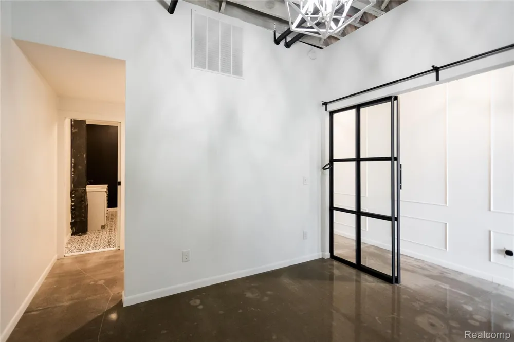 2987 Franklin Street #2D Detroit City, MI 48207