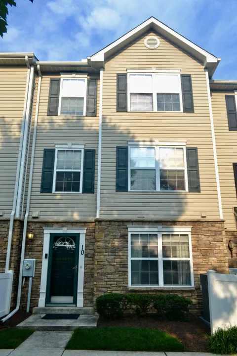 6488 CORNWALL DRIVE #10