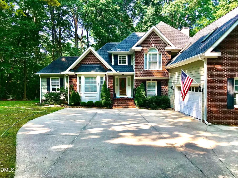 225 Tamworth Drive Willow Springs, NC 27592