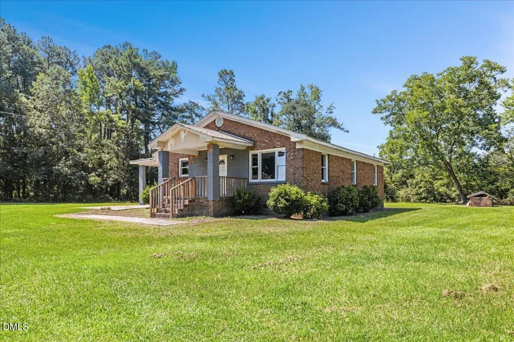 1330 E Hanrahan Road Ayden, NC 28513
