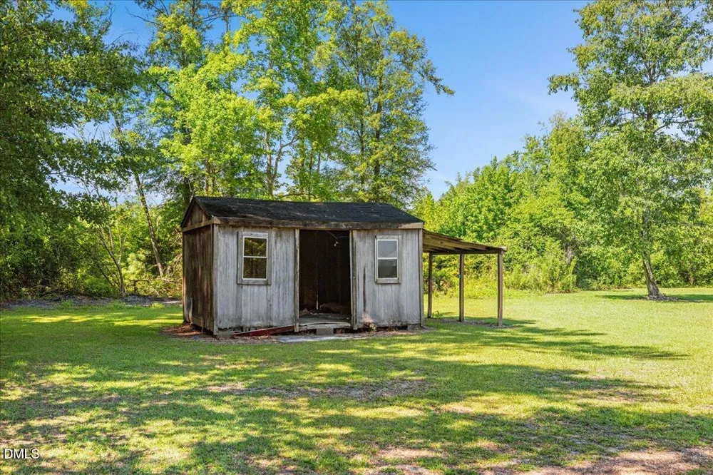 1330 E Hanrahan Road Ayden, NC 28513