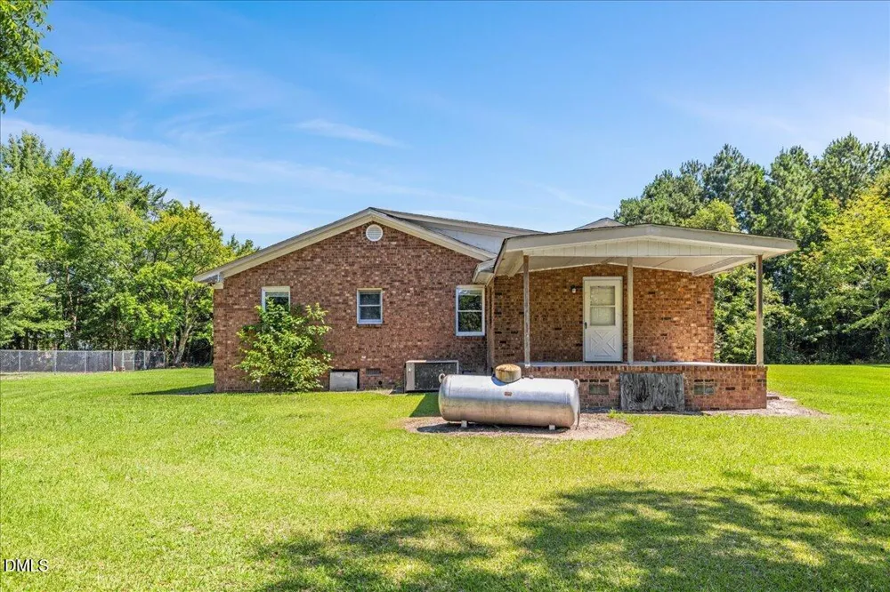 1330 E Hanrahan Road Ayden, NC 28513