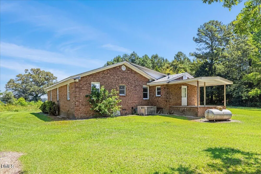 1330 E Hanrahan Road Ayden, NC 28513